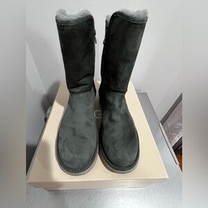 UGG Short ll Grey Boots Size 7